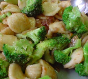 pasta broccoli acciughe